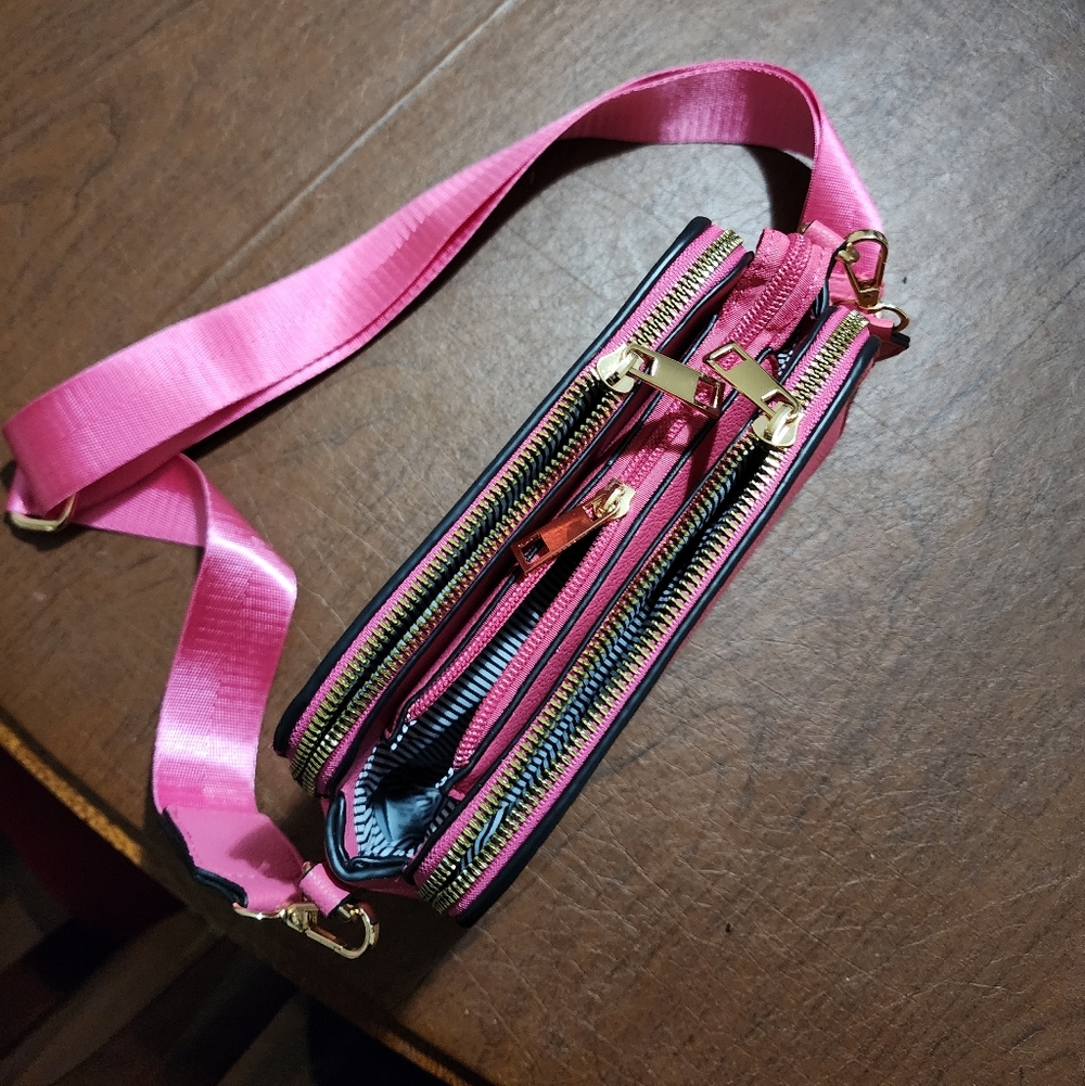 NWOT ... Pink Crossbody Bag - Picture 4 of 5